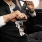 do taxi drivers have to wear seat belts: Understanding UK Law and Safety