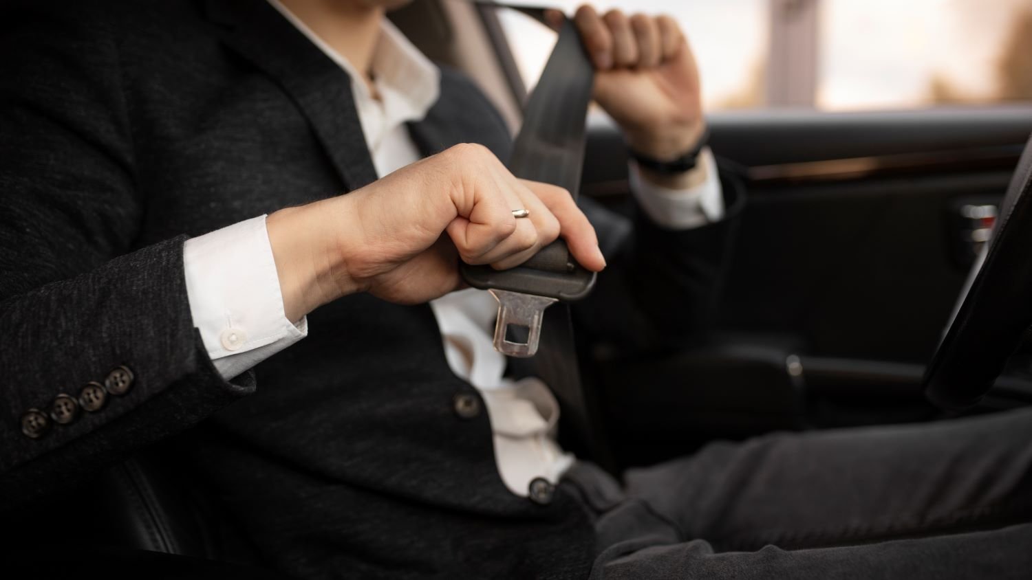 do taxi drivers have to wear seat belts